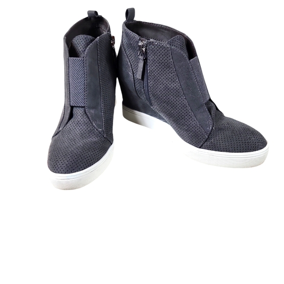 MIA, Women's Gray wedge boots, with zipper, Sz 7 1/2. - Picture 3 of 7